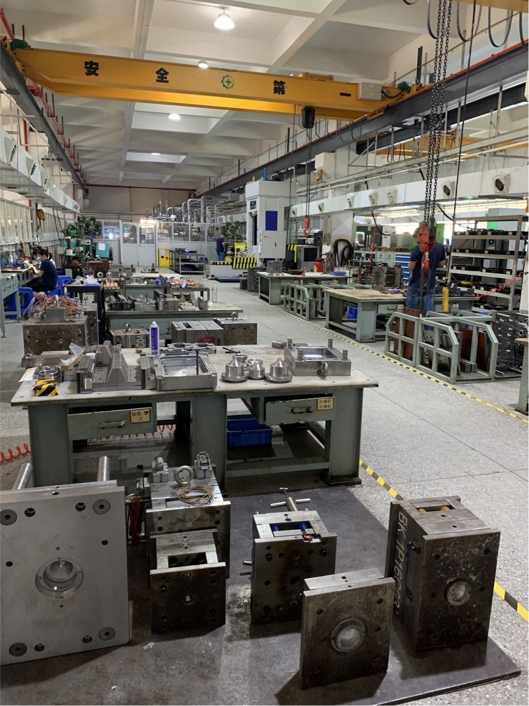 Plastikformlieferant